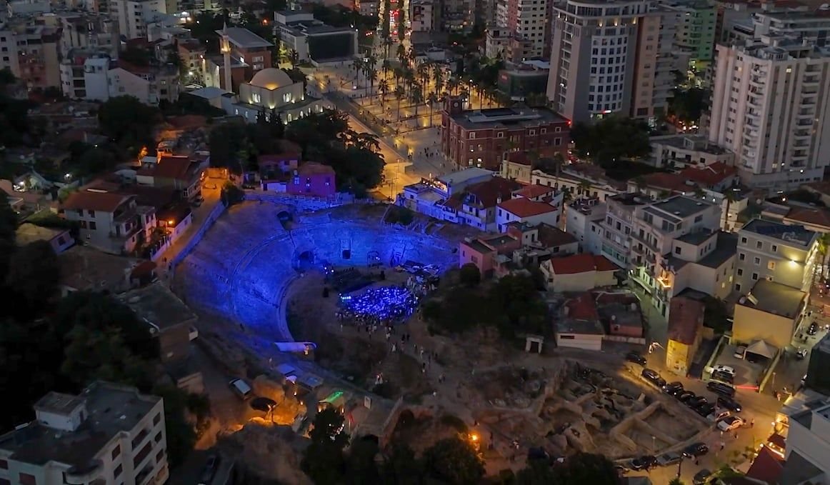 Into old Durrës